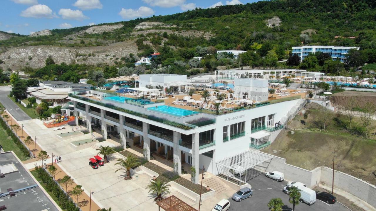 White Lagoon 4*
